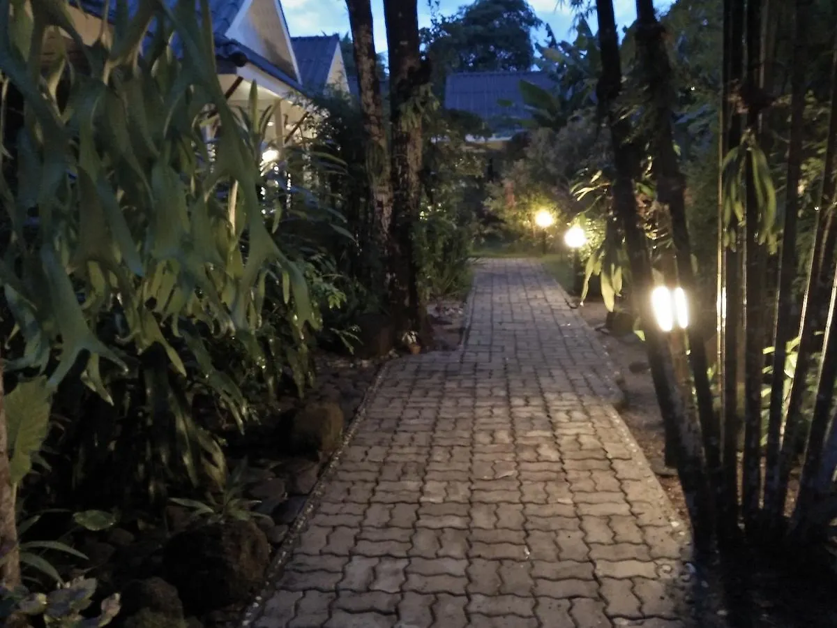Pensión Khaolak Tusneem Resort Khao Lak Tailandia